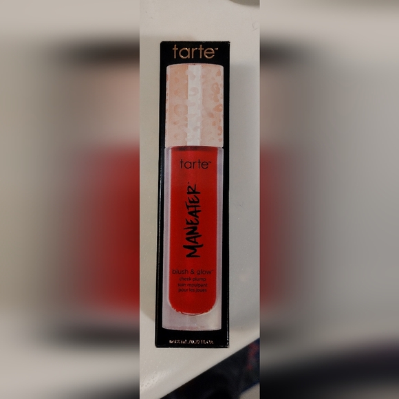 Tarte ManEater Blush in Glow/ Red/ New in Box/ 0.27 oz Full SZ - Picture 3 of 10